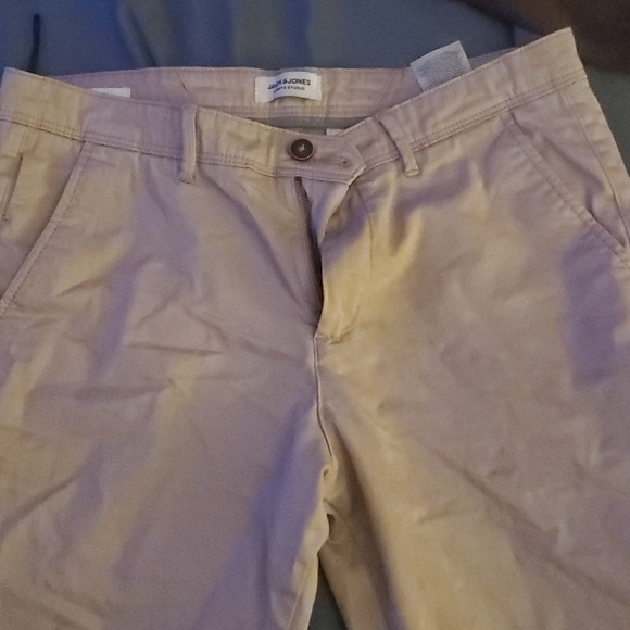 Size Medium - Picture 2 of 4